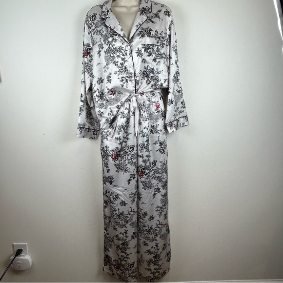 Victoria’s Secret Satin Pajama Set M Toile Print Button Top & Pants Holiday Luxe - Picture 2 of 11